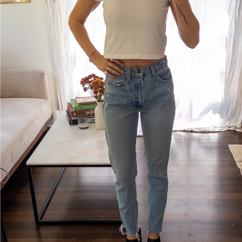 Women's light wash Blue Jeans